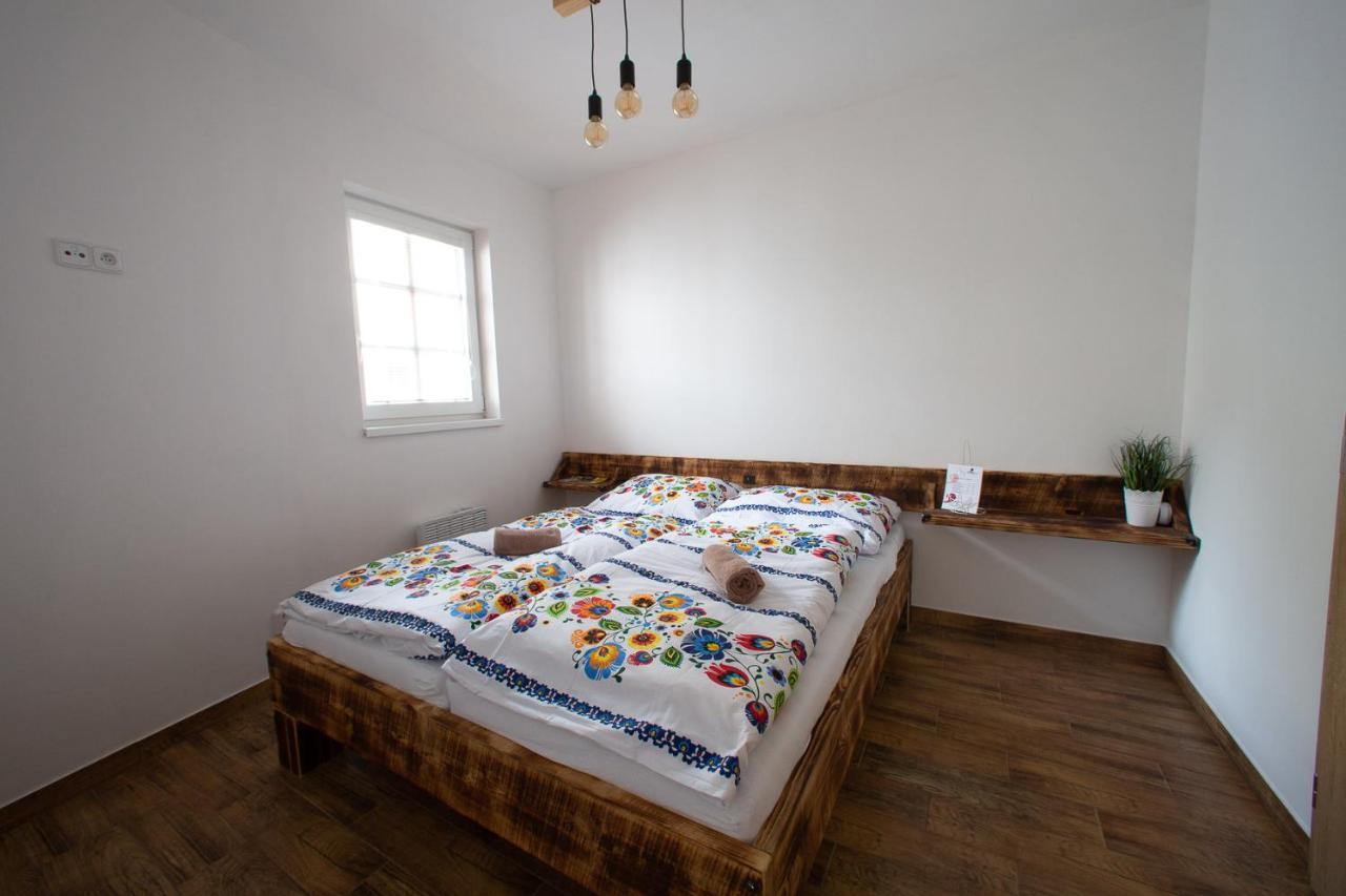 Penzion Sarlota & Vinarstvi Vitek Josef Mutěnice Extérieur photo